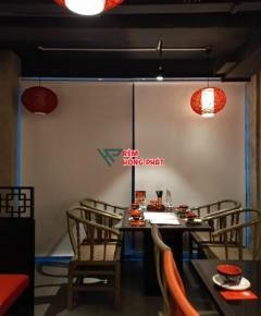Mẫu r&egrave;m cuốn cho nh&agrave; h&agrave;ng